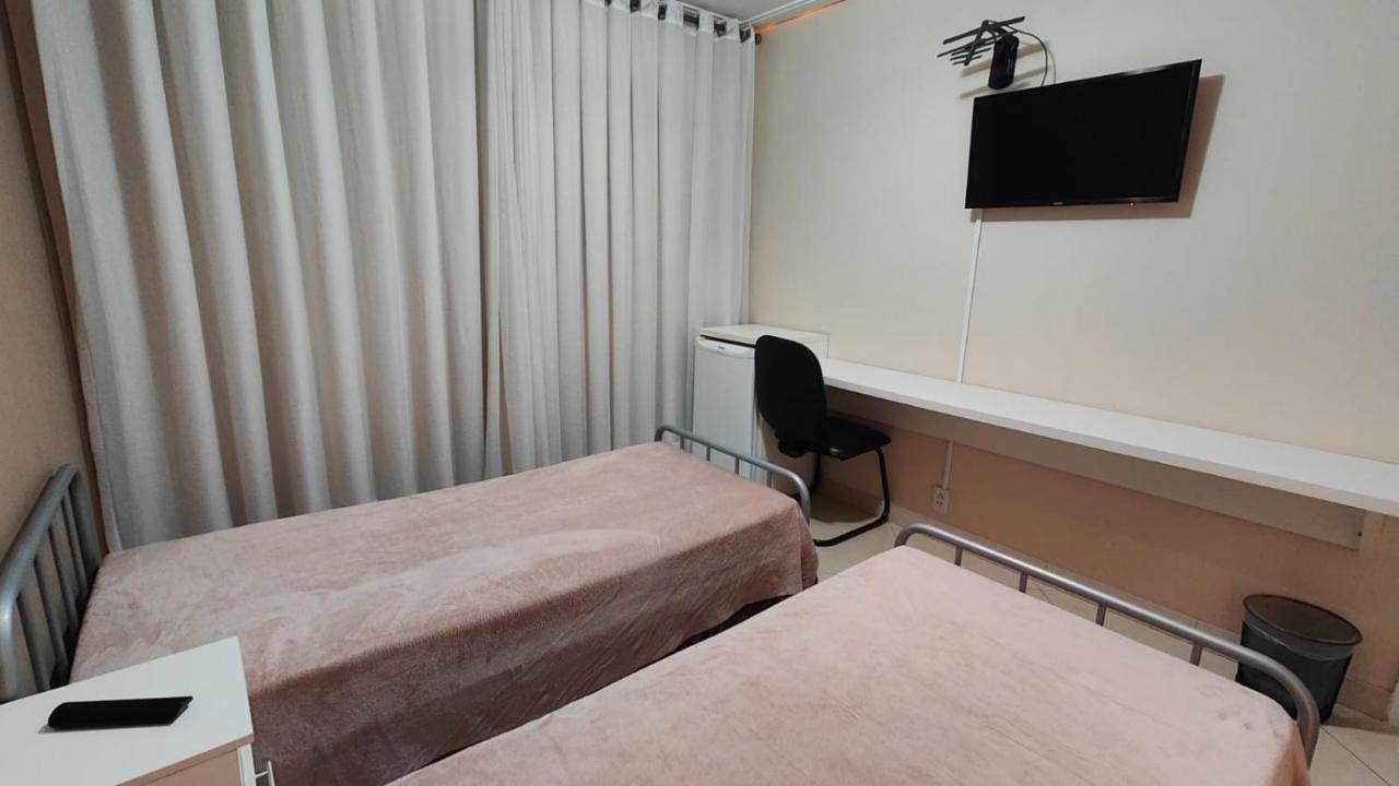 Homestay Com 2 Camas De Solteiro Ar Condicionado Frigobar Smart Tv E Cafe Da Manha